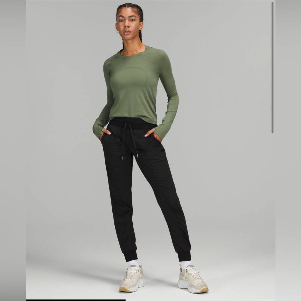 Lululemon, dance studio joggers, black, size 0.